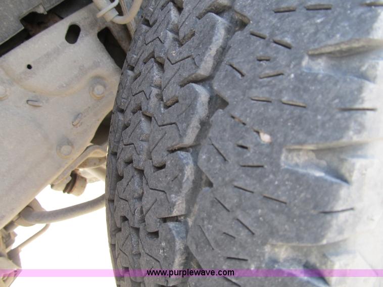 image for item A4930 2006 Ford F250 XLT Super Duty pickup truck