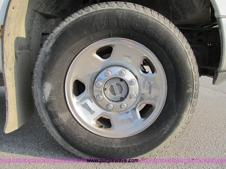 image for item A4930 2006 Ford F250 XLT Super Duty pickup truck