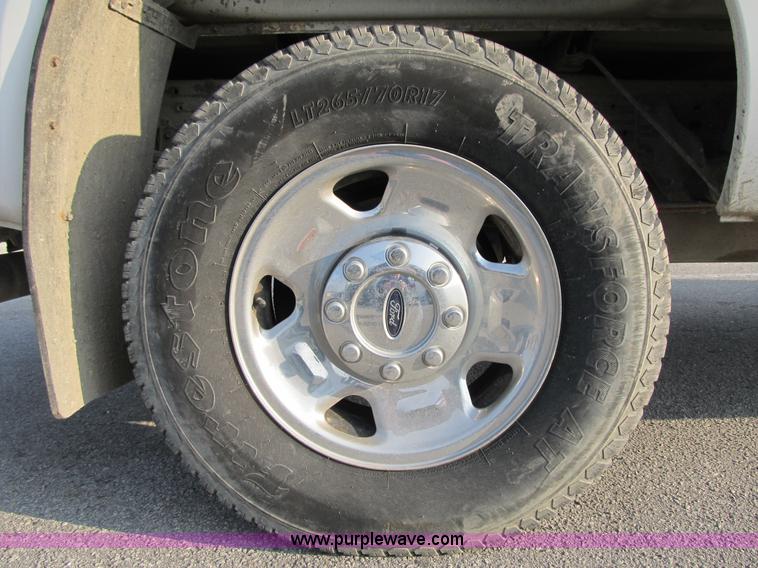 image for item A4930 2006 Ford F250 XLT Super Duty pickup truck