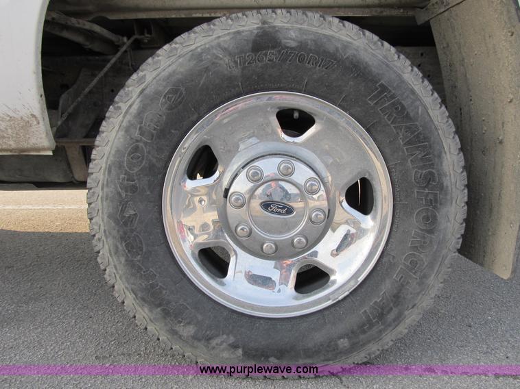 image for item A4930 2006 Ford F250 XLT Super Duty pickup truck