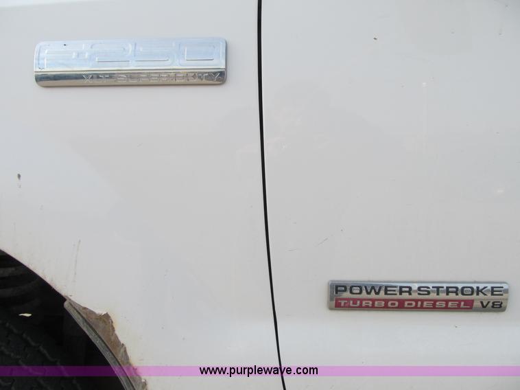 image for item A4930 2006 Ford F250 XLT Super Duty pickup truck