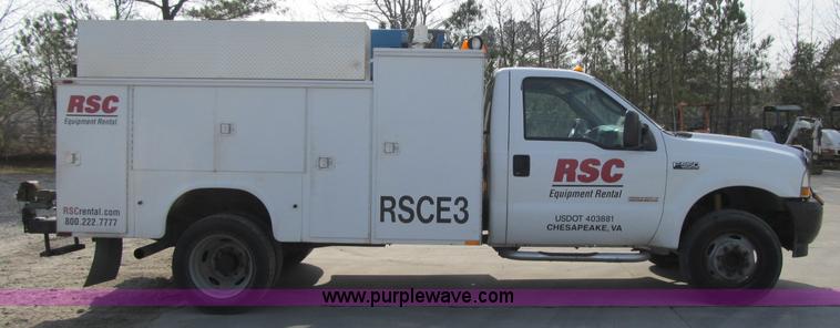 image for item A4932 2004 Ford F550 XL Super Duty service truck