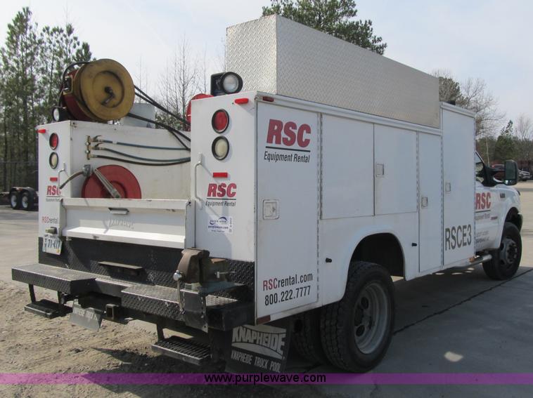 image for item A4932 2004 Ford F550 XL Super Duty service truck