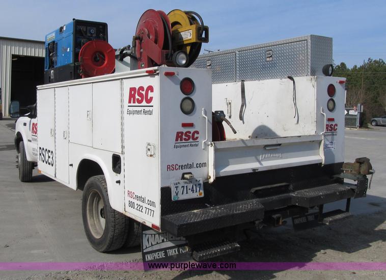 image for item A4932 2004 Ford F550 XL Super Duty service truck