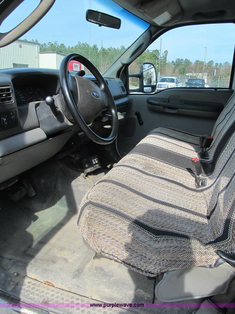 image for item A4932 2004 Ford F550 XL Super Duty service truck