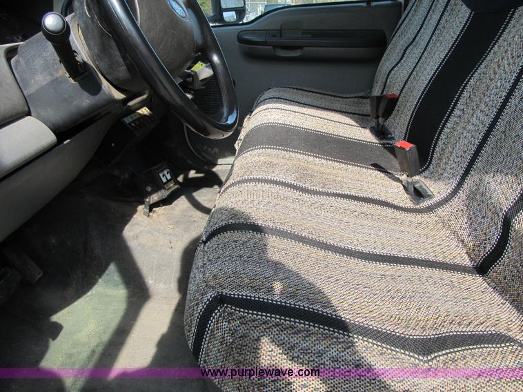 image for item A4932 2004 Ford F550 XL Super Duty service truck