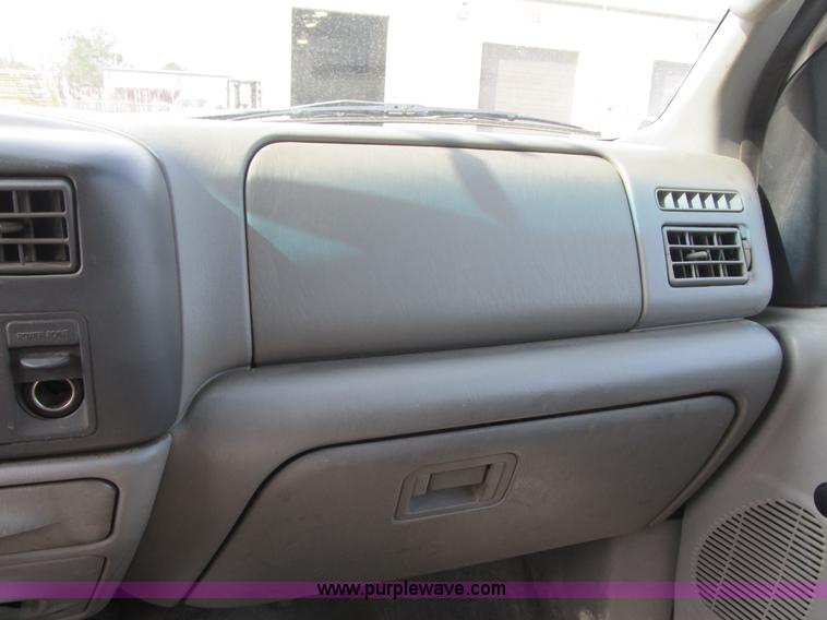 image for item A4932 2004 Ford F550 XL Super Duty service truck