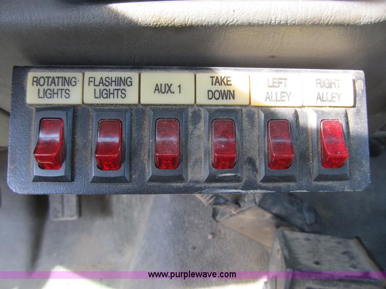 image for item A4932 2004 Ford F550 XL Super Duty service truck