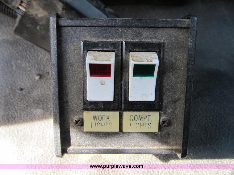 image for item A4932 2004 Ford F550 XL Super Duty service truck