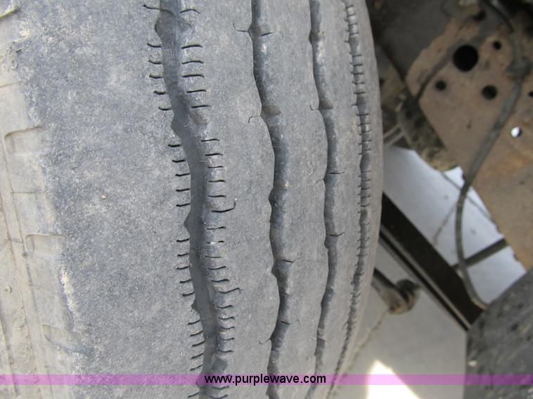 image for item A4932 2004 Ford F550 XL Super Duty service truck