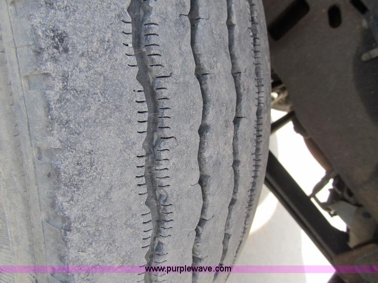 image for item A4932 2004 Ford F550 XL Super Duty service truck