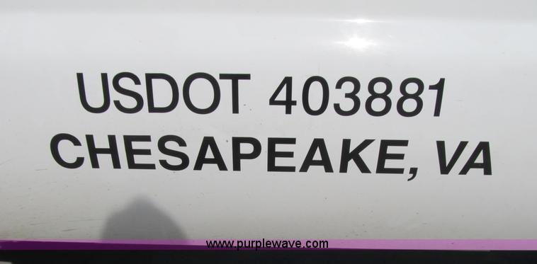 image for item A4932 2004 Ford F550 XL Super Duty service truck