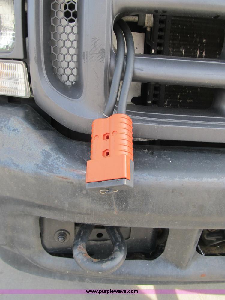 image for item A4932 2004 Ford F550 XL Super Duty service truck