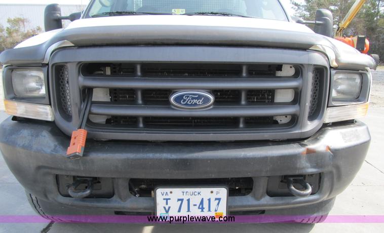 image for item A4932 2004 Ford F550 XL Super Duty service truck