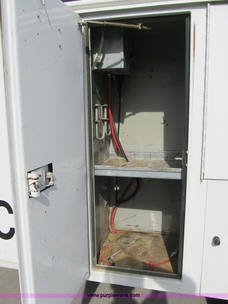 image for item A4932 2004 Ford F550 XL Super Duty service truck