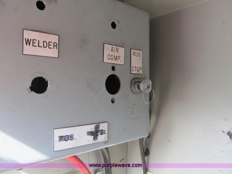 image for item A4932 2004 Ford F550 XL Super Duty service truck