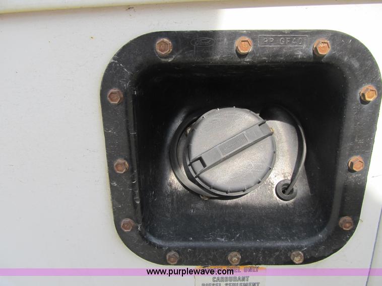 image for item A4932 2004 Ford F550 XL Super Duty service truck