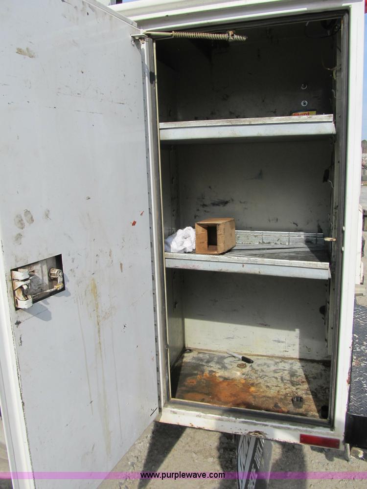 image for item A4932 2004 Ford F550 XL Super Duty service truck