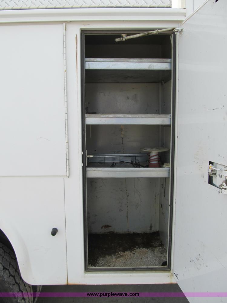 image for item A4932 2004 Ford F550 XL Super Duty service truck