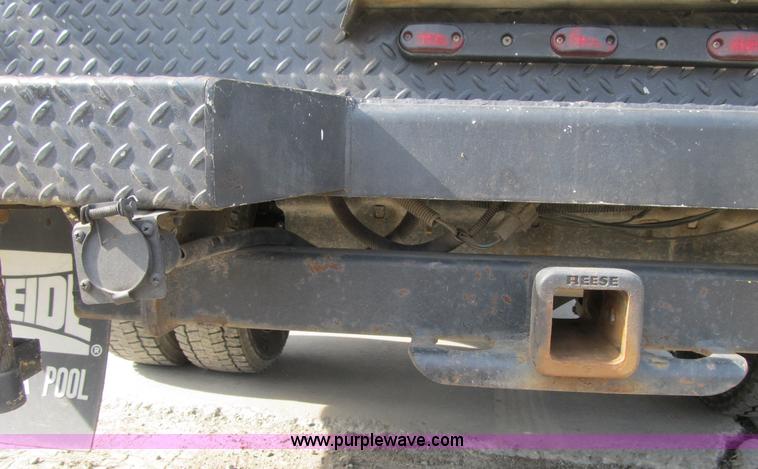 image for item A4932 2004 Ford F550 XL Super Duty service truck