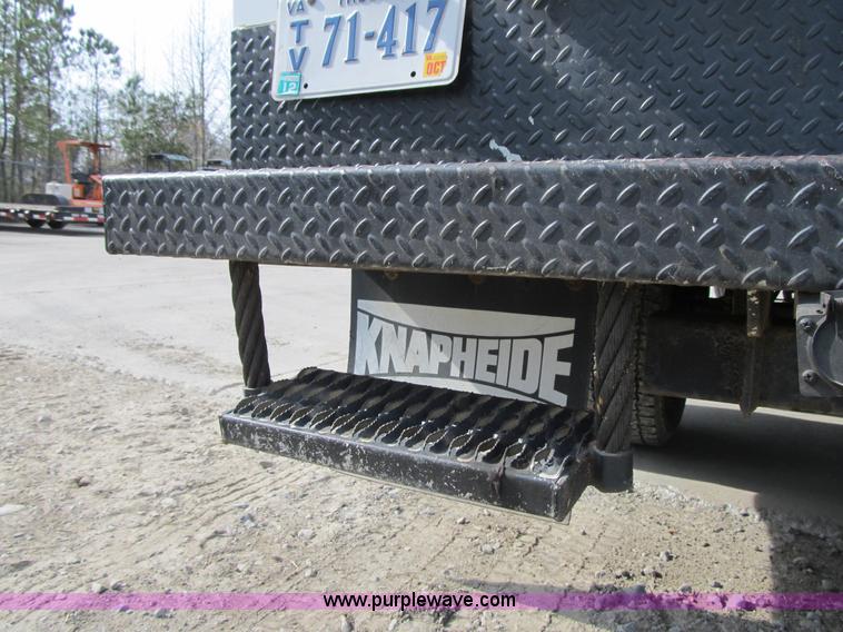 image for item A4932 2004 Ford F550 XL Super Duty service truck