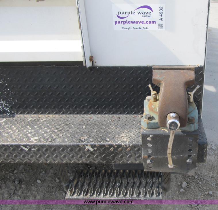 image for item A4932 2004 Ford F550 XL Super Duty service truck