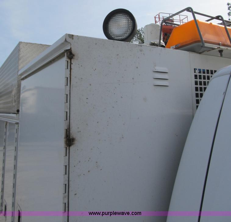 image for item A4932 2004 Ford F550 XL Super Duty service truck