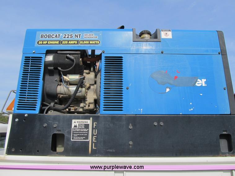 image for item A4932 2004 Ford F550 XL Super Duty service truck