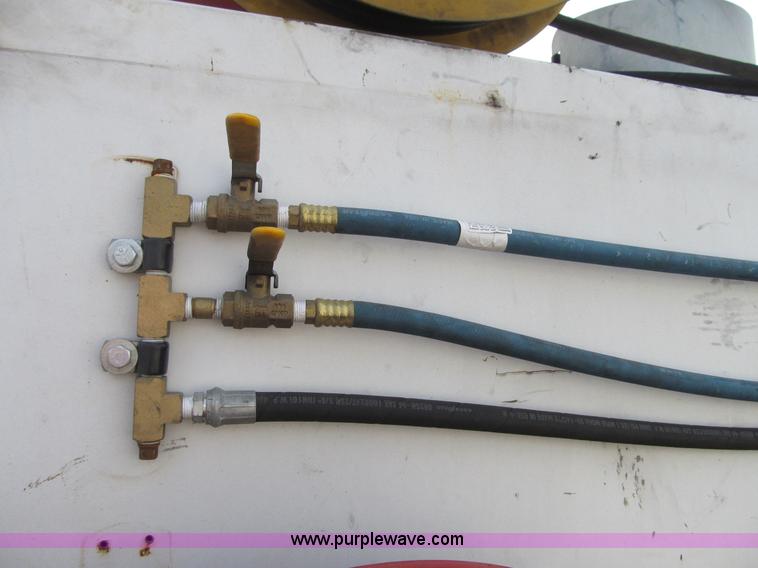 image for item A4932 2004 Ford F550 XL Super Duty service truck