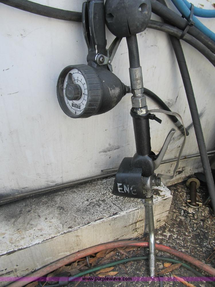 image for item A4932 2004 Ford F550 XL Super Duty service truck