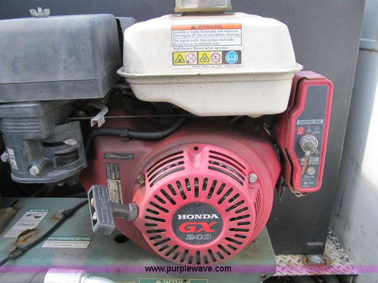 image for item A4932 2004 Ford F550 XL Super Duty service truck