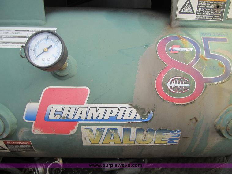 image for item A4932 2004 Ford F550 XL Super Duty service truck