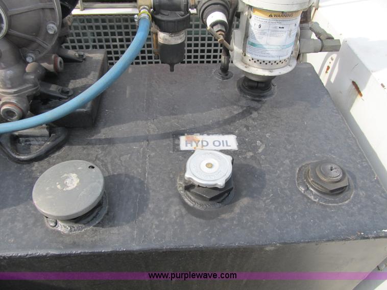 image for item A4932 2004 Ford F550 XL Super Duty service truck