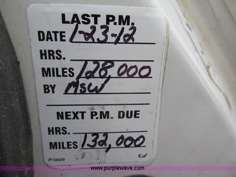 image for item A4932 2004 Ford F550 XL Super Duty service truck