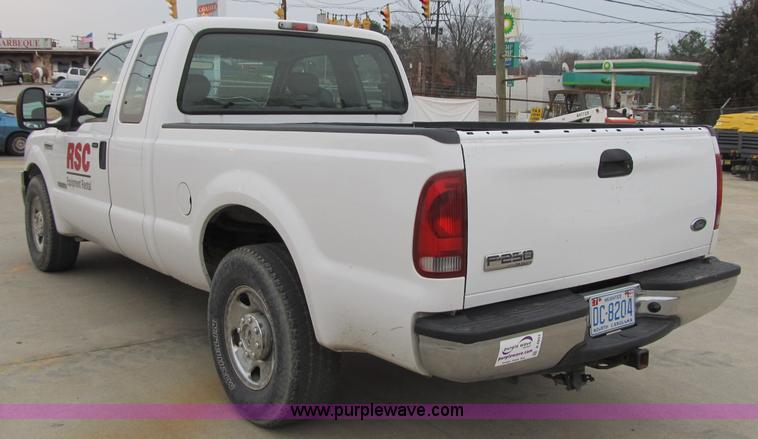 image for item A4933 2006 Ford F250 XLT Super Duty pickup truck