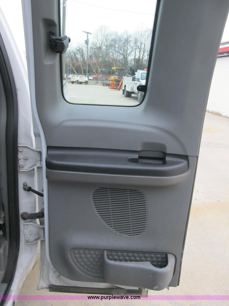 image for item A4933 2006 Ford F250 XLT Super Duty pickup truck