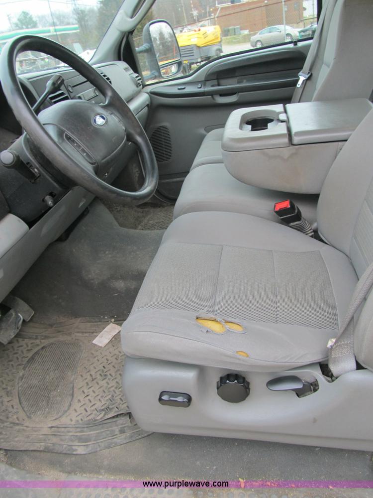 image for item A4933 2006 Ford F250 XLT Super Duty pickup truck