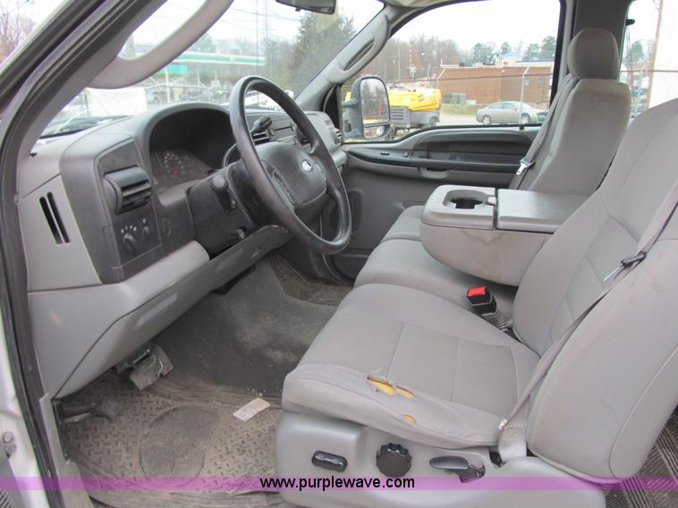 image for item A4933 2006 Ford F250 XLT Super Duty pickup truck