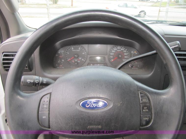 image for item A4933 2006 Ford F250 XLT Super Duty pickup truck