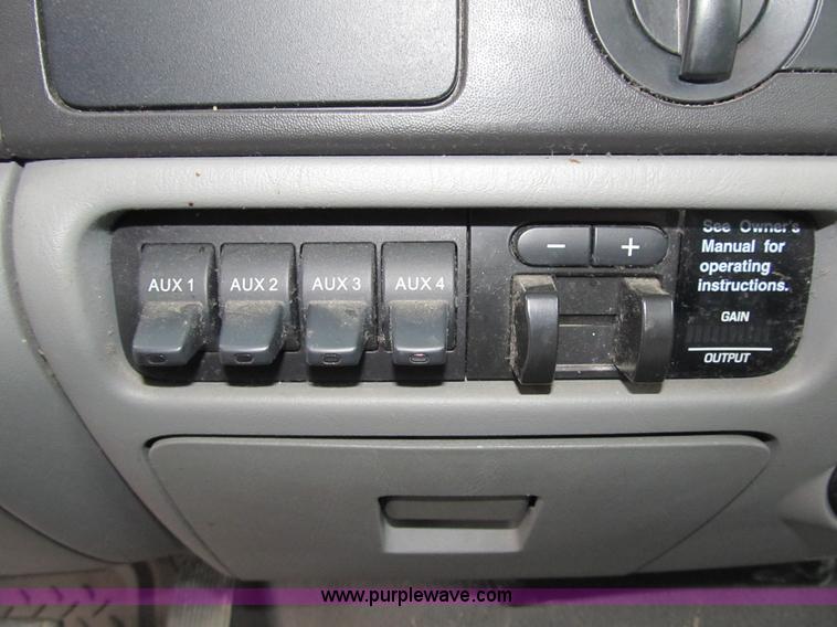 image for item A4933 2006 Ford F250 XLT Super Duty pickup truck