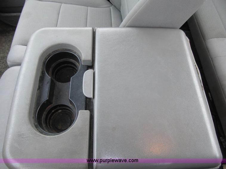 image for item A4933 2006 Ford F250 XLT Super Duty pickup truck