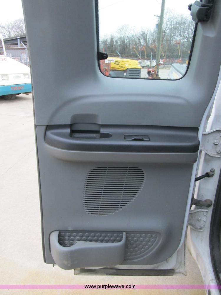 image for item A4933 2006 Ford F250 XLT Super Duty pickup truck