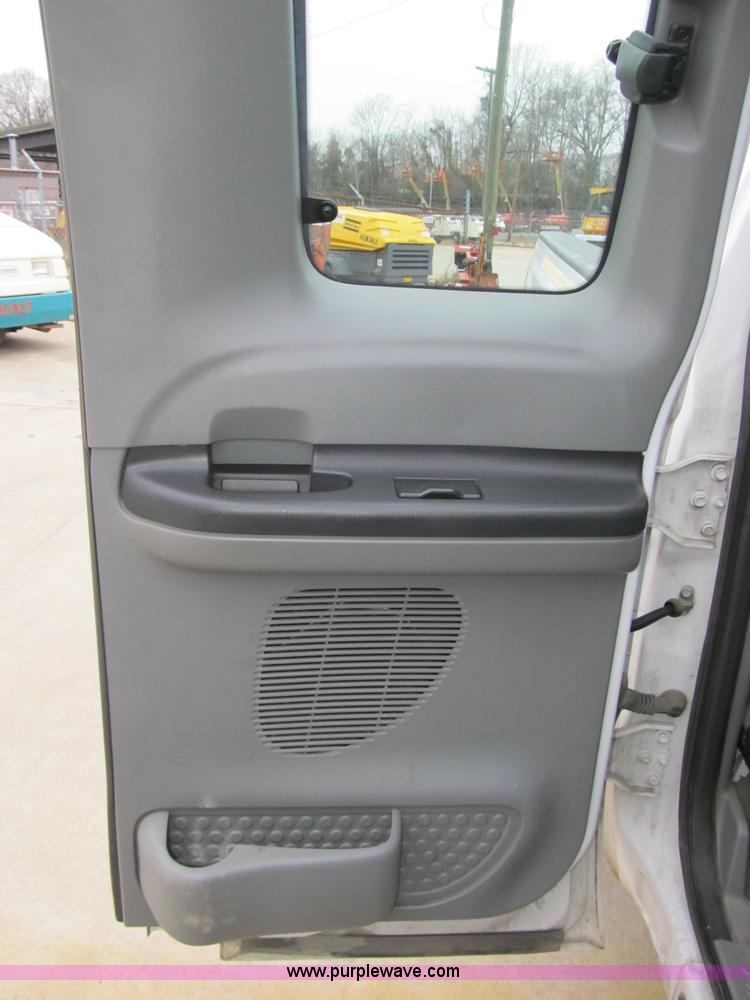 image for item A4933 2006 Ford F250 XLT Super Duty pickup truck