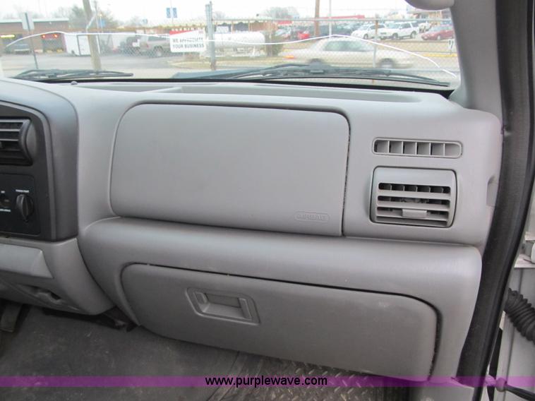 image for item A4933 2006 Ford F250 XLT Super Duty pickup truck