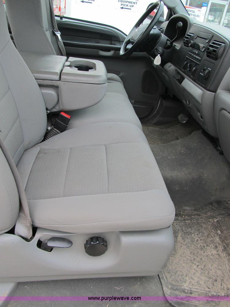 image for item A4933 2006 Ford F250 XLT Super Duty pickup truck