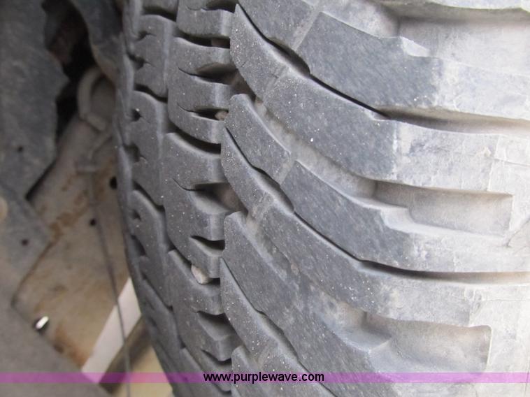 image for item A4933 2006 Ford F250 XLT Super Duty pickup truck