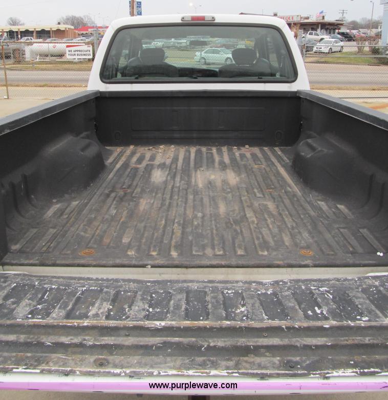 image for item A4933 2006 Ford F250 XLT Super Duty pickup truck