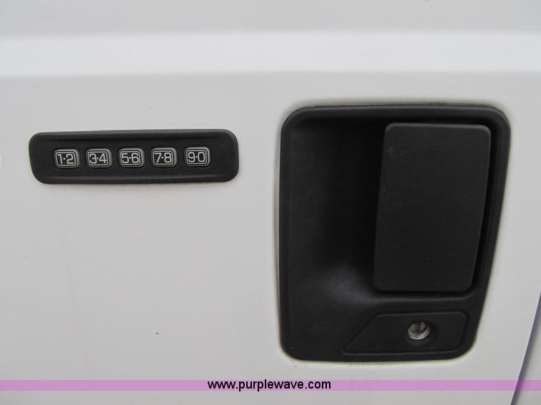 image for item A4933 2006 Ford F250 XLT Super Duty pickup truck