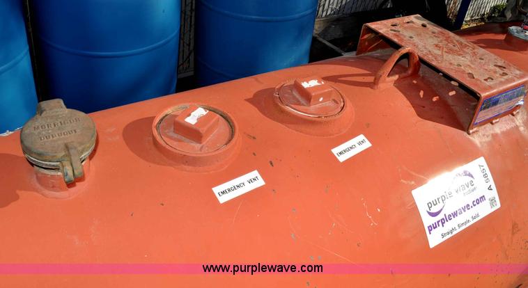 image for item A5857 275 gallon bulk oil tank