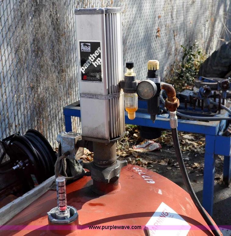 image for item A5857 275 gallon bulk oil tank